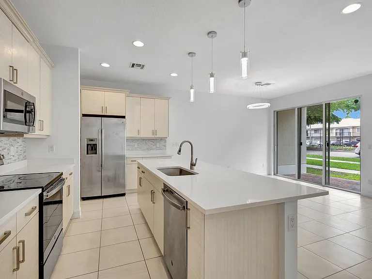 91 Palm Ln — Photo 15
