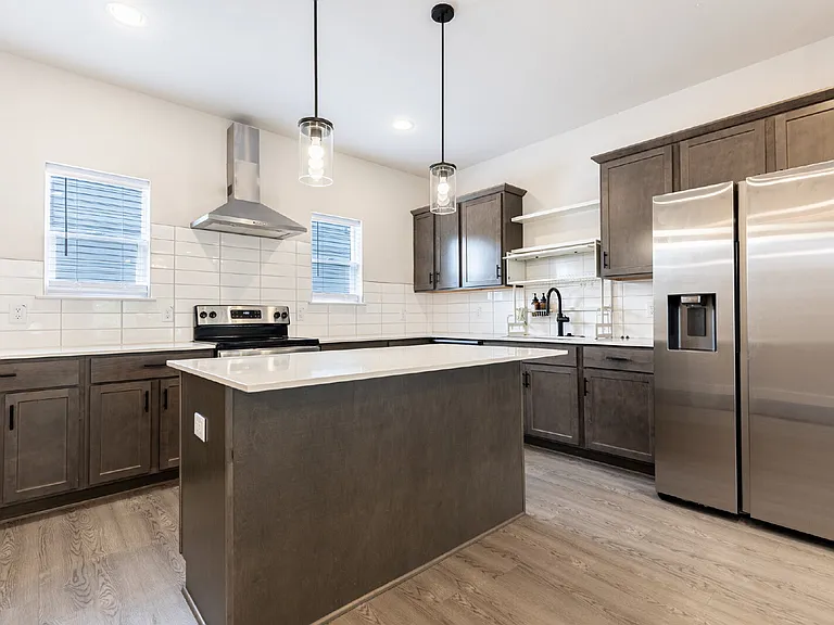 411 Ira Ave #2102 — Photo 8