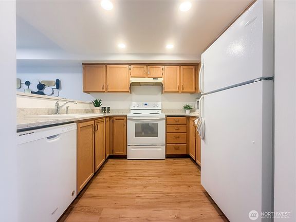 4th image of 315 E Park Street #A22