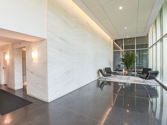 4th image of 9715 Woods Dr Unit 1107