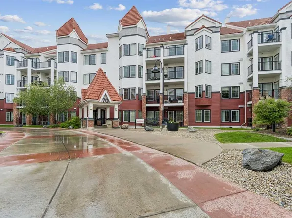 70 N Royal Oak Plz NW #216, Calgary, AB T3G 0C6