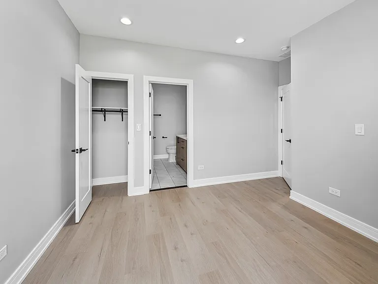 W Adams St — Photo 21