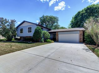 1311 Oak Hill Rd, Downers Grove, IL 60515