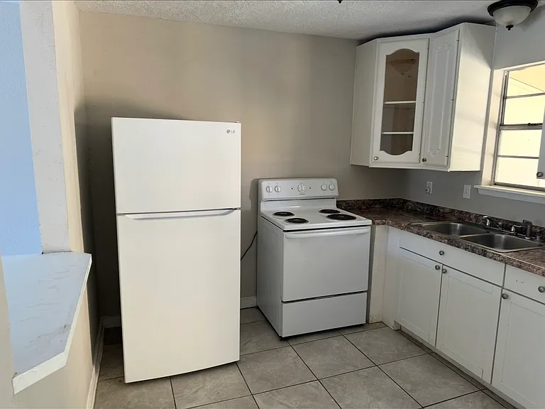 3828 Oakview St #4 — Photo 8