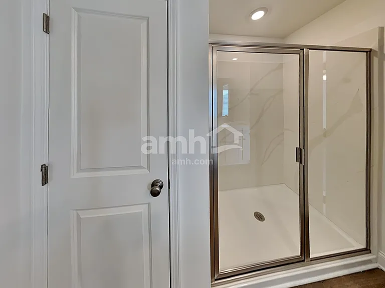 1048 Highland St — Photo 17