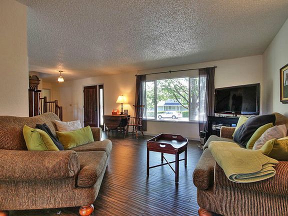 4th image of 775 La Grande Dr
