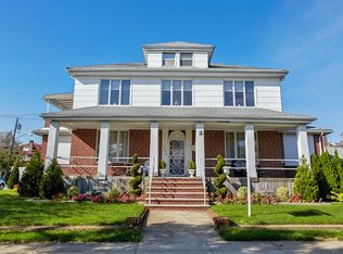 13516 Rockaway Beach Blvd, Rockaway Park, NY 11694