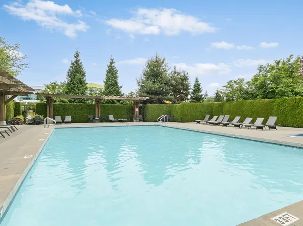 3399 151st St #20, Surrey, BC V3Z 0L3