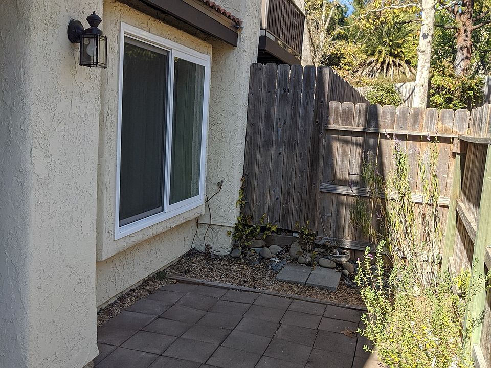 1st image of 654 Floral Dr