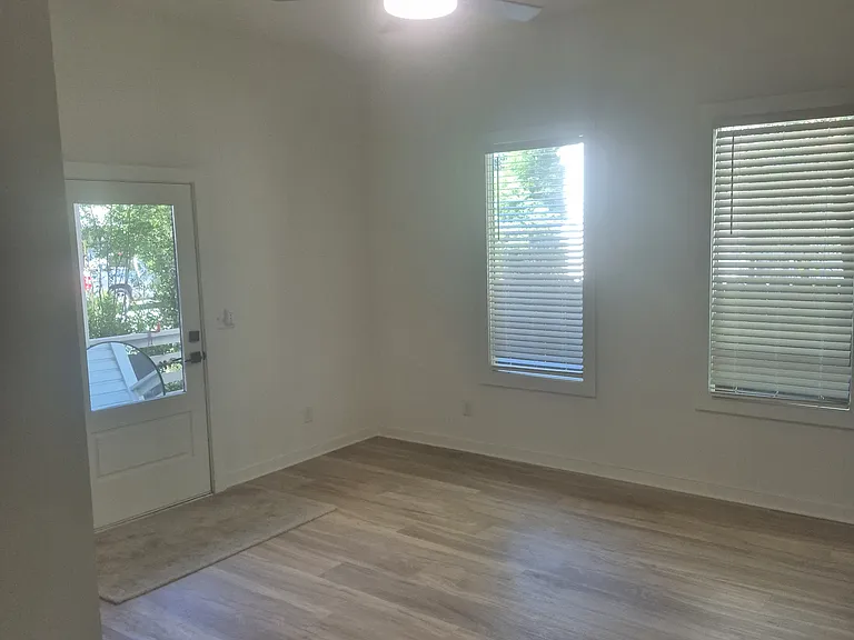 3366 Apache St — Photo 7