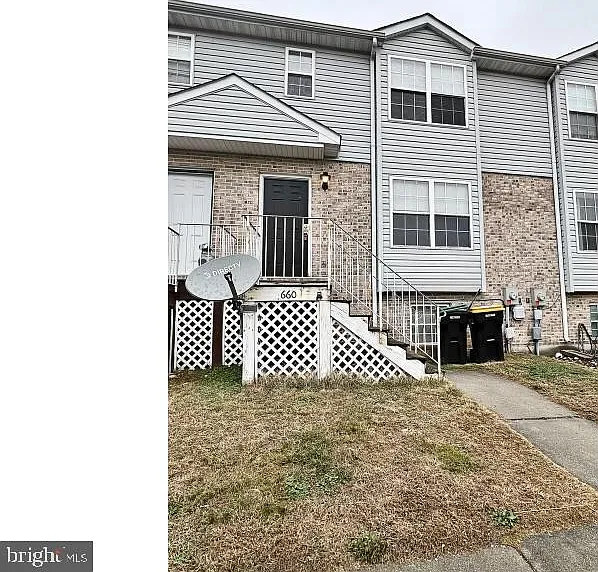 660 Widener Ln — Photo 1