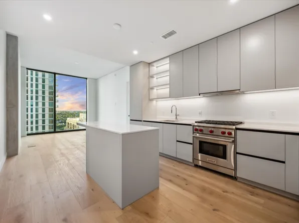 610 Davis St #2304, Austin, TX 78701