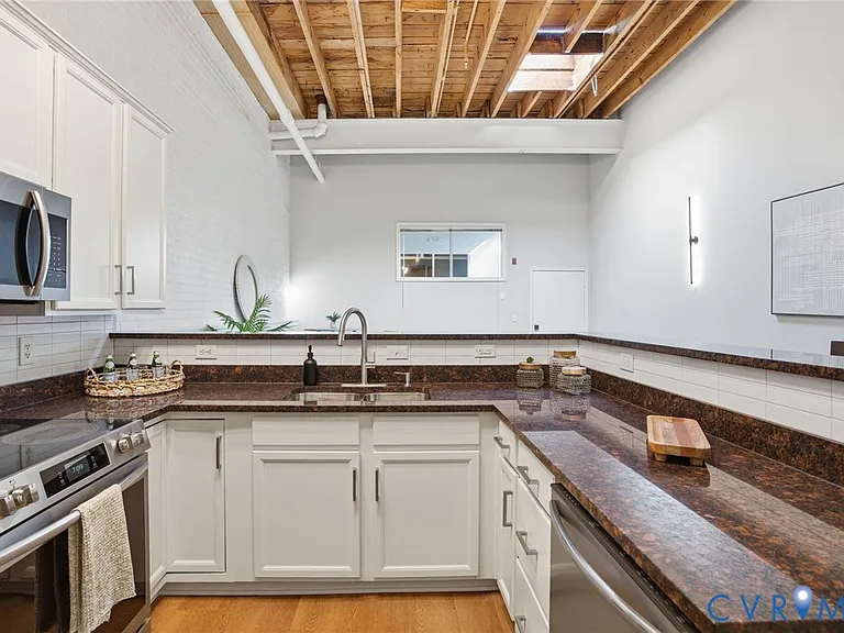 1716 Summit Ave #14 — Photo 9