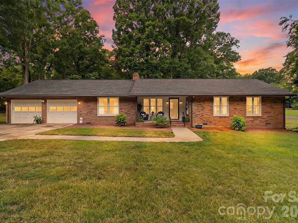 1st image of 400 S Westover Dr