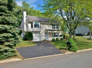 5 Alans Ln, Boyertown, PA 19512