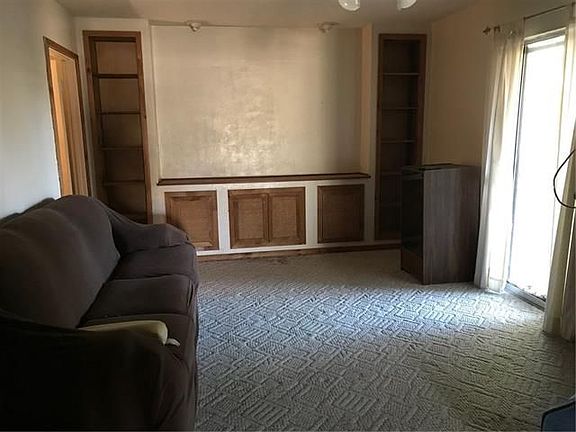 4th image of 114 Branchwood Dr