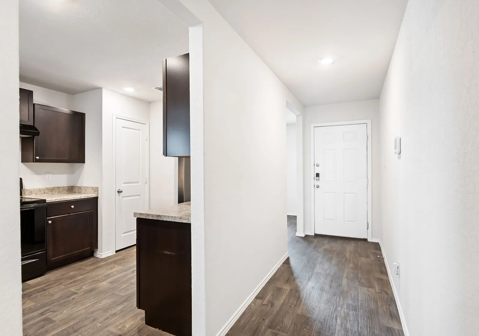 2526 Wentwood Run — Photo 4