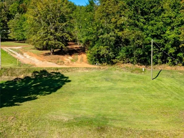 101 Lake Circle Rd, Marietta, SC 29661