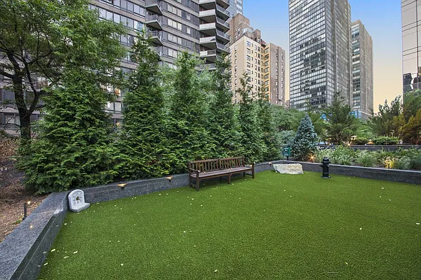 Rented by Compass | media 28