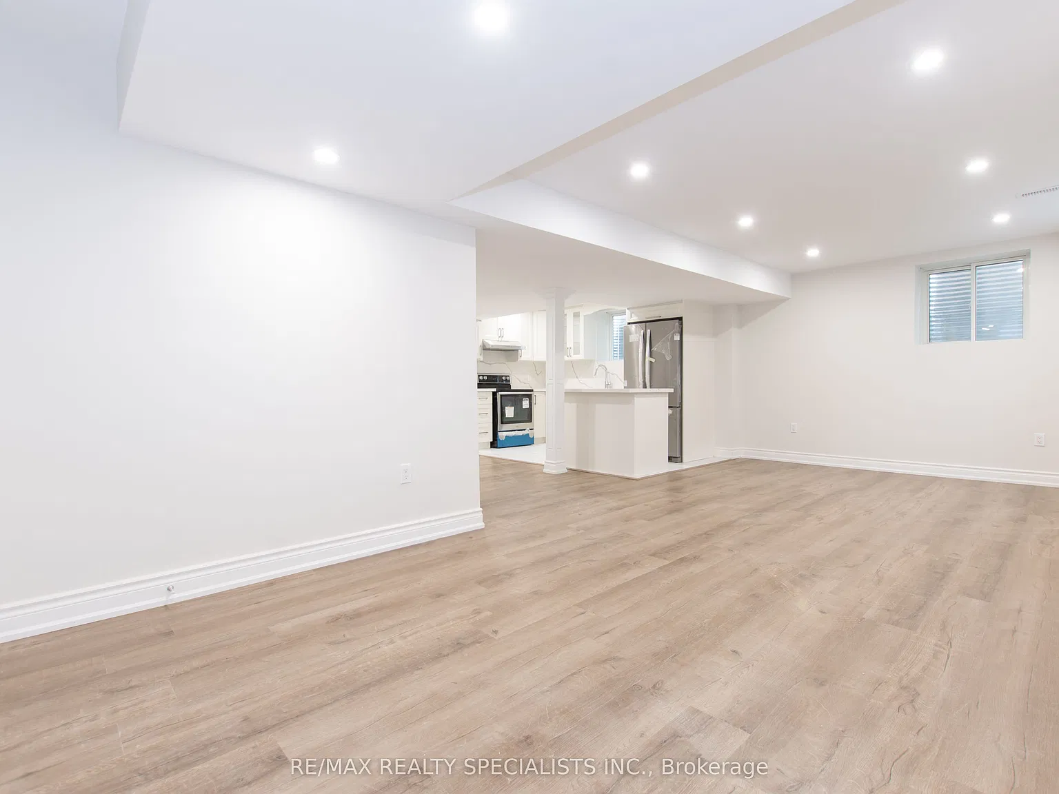3 bed, $2,100 — Photo 2