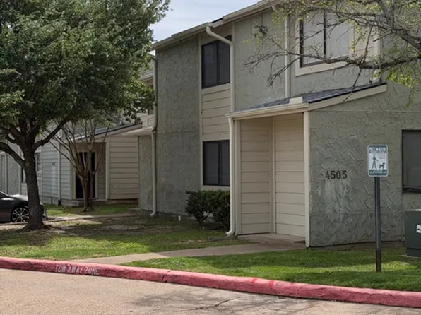 4505 Carter Creek Pkwy APT 8, Bryan, TX 77802