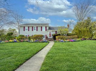 160 Sackville Road, Garden City, NY
