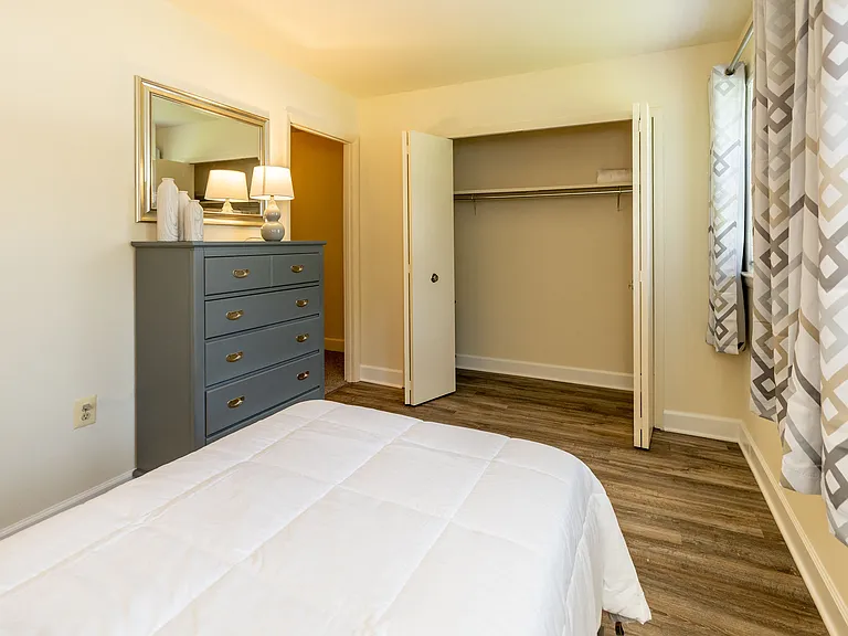 Seven Oaks Townhomes — Photo 9