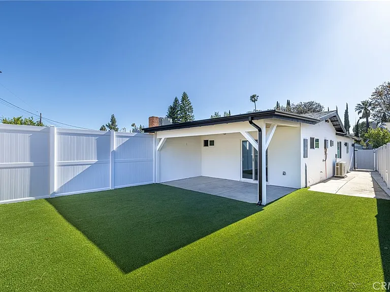 23021 Covello St — Photo 14