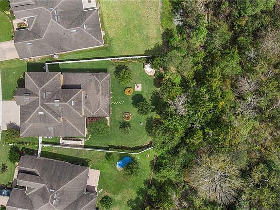 5th image of 16443 Tudor Grove Dr