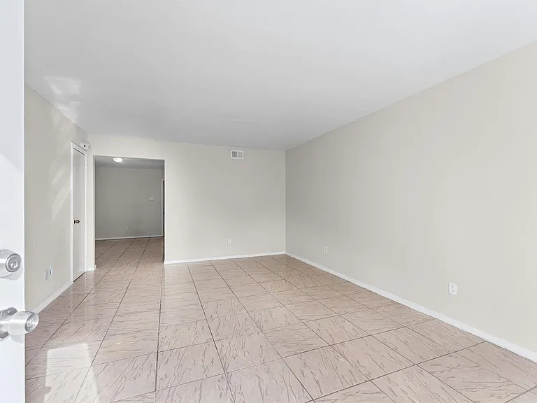 12208 Ormandy St — Photo 7