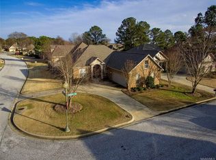 9201 Thorngate Ct, Montgomery, AL 36117