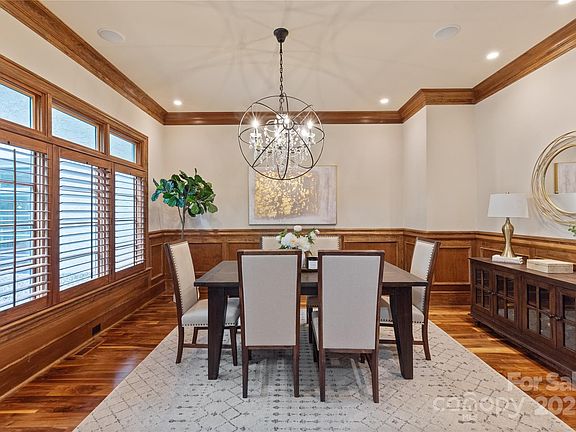 4th image of 405 Gladelynn Way