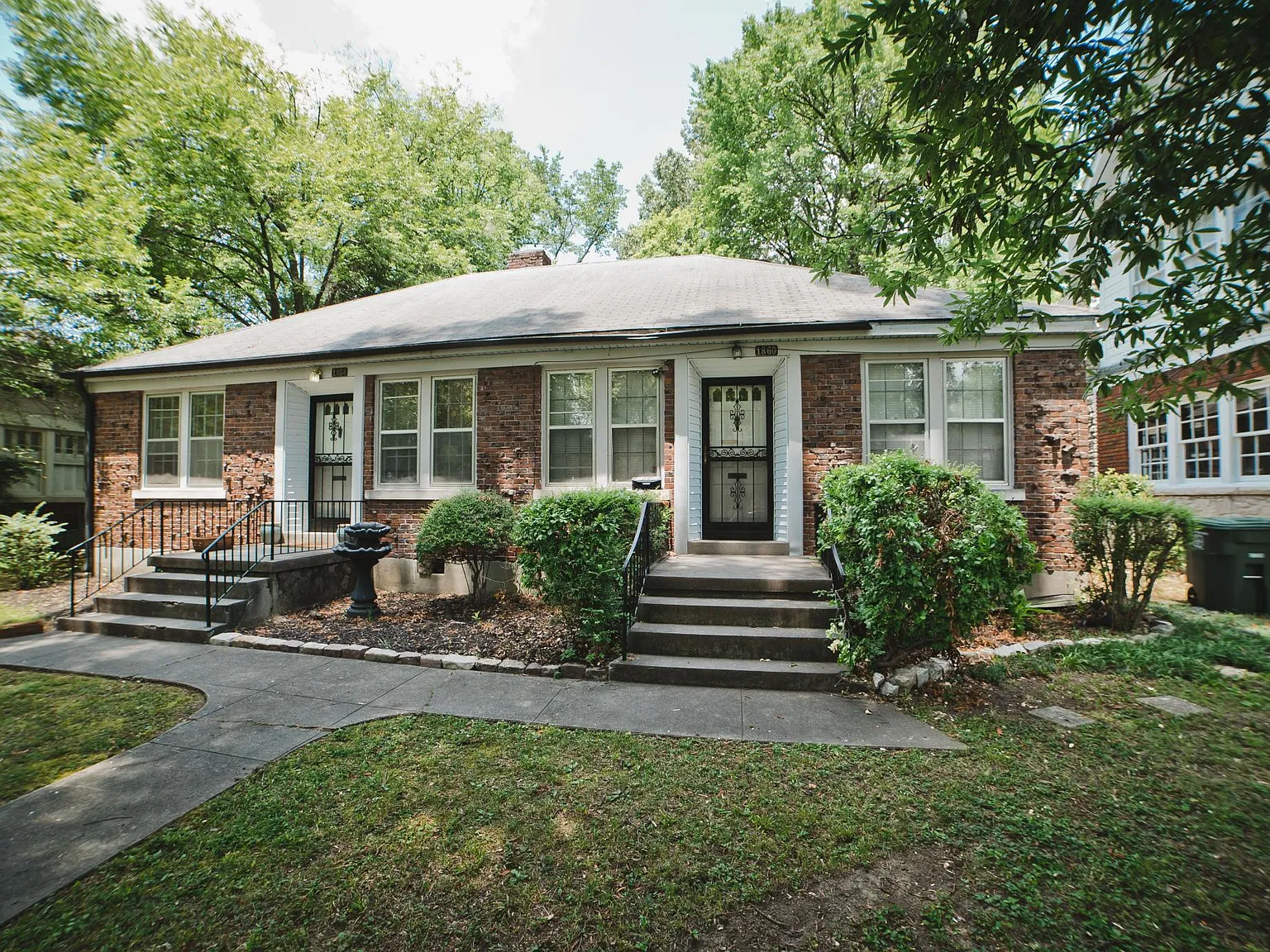 1858 Snowden Ave — Photo 1