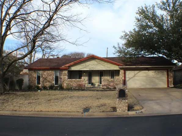 2117 Shady Grove Dr, Bedford, TX 76021