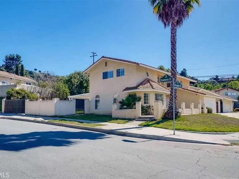 402 Bregante Dr — Photo 3