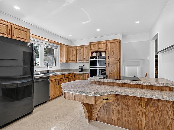 3rd image of 7707 156th St NW
