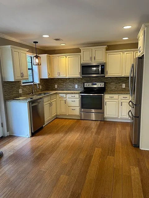 3 bed, 1461 sqft, $1,600 — Photo 2