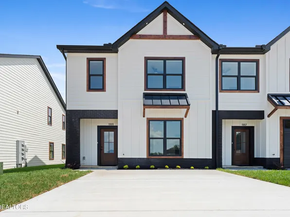 1355 Grace Ridge Dr, Sevierville, TN 37862
