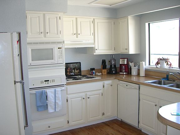 5th image of 3006 Redwood Way #24