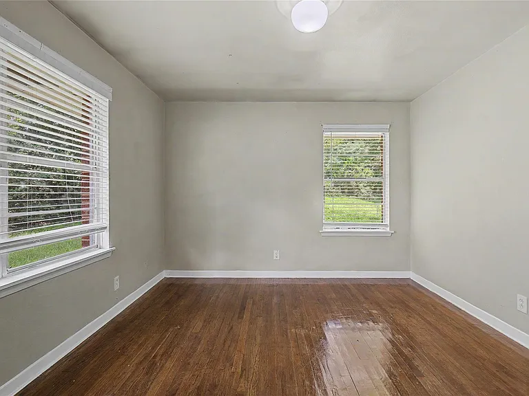 802 Cline St — Photo 9