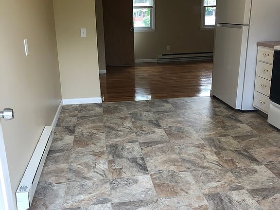 5th image of 73 Jefferson Ave #73