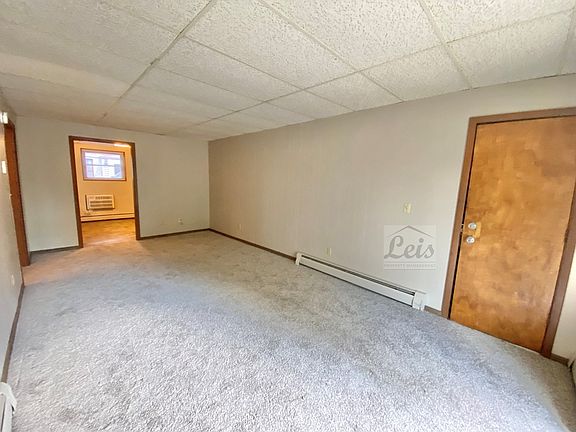 3rd image of 903 E Main St APT 5
