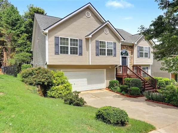 4353 Flat Stone Ln, Snellville, GA 30039