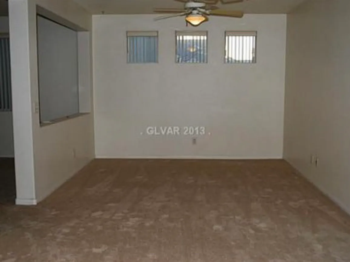 3 bed, 1419 sqft, $1,975 — Photo 3