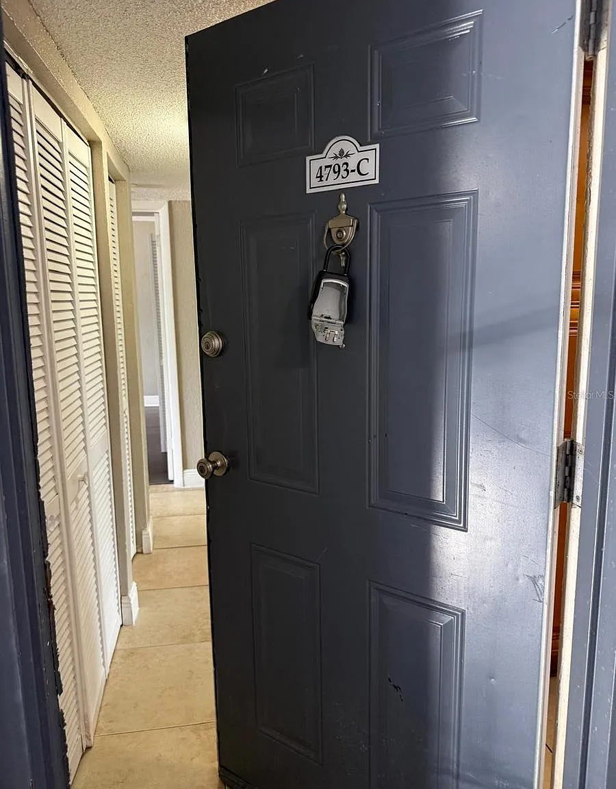 2 bed, 976 sqft, $1,400 — Photo 2