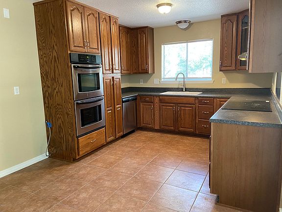 5th image of 4030 Crestwood Ct