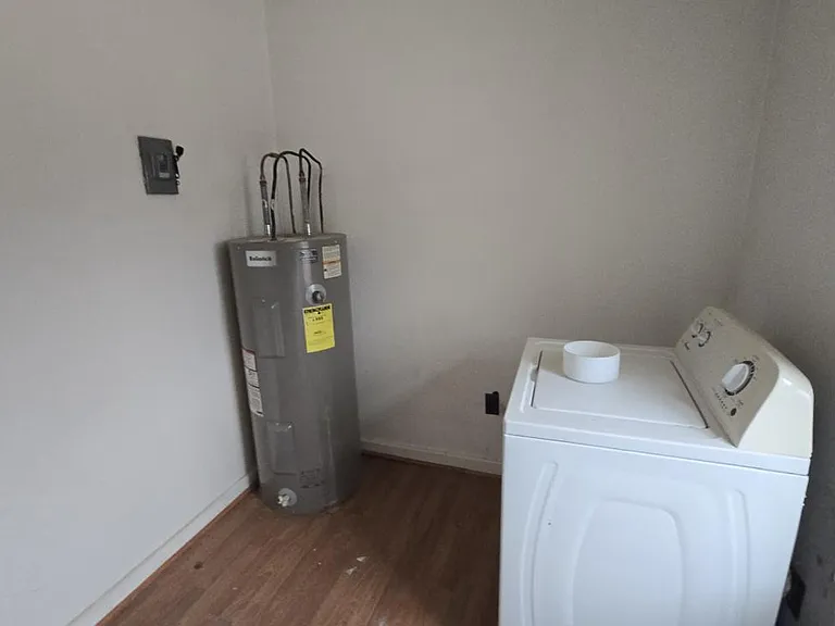 297 Oak St #D — Photo 8