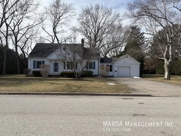 4019 Casgrain Dr, Windsor, ON N9G 2A6