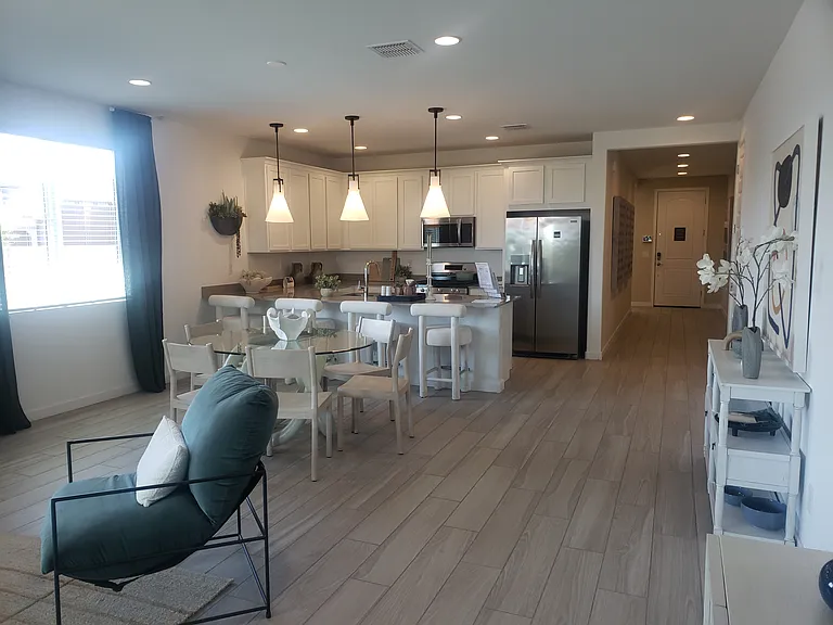 9524 W Whitton Ave — Photo 12