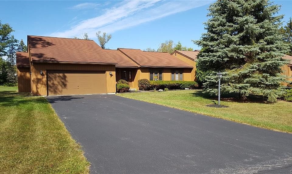 1st image of 102 Spyglass Ln